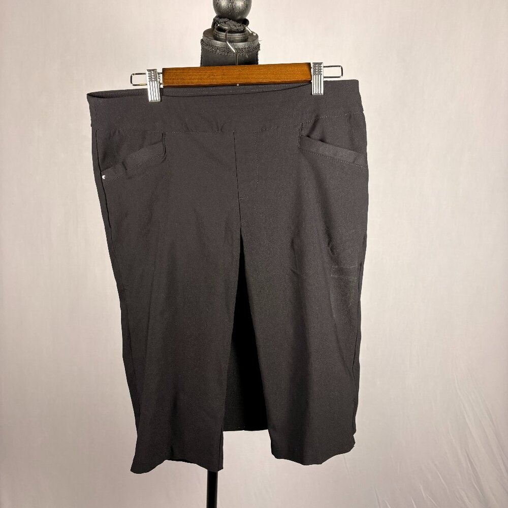 Lee | Slim Fit Mid-rise Shorts | 14 Petite | Black | Slimming